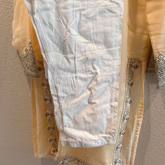 Elegant Yellow Cream Embellished Kurta - Picture 6 of 6